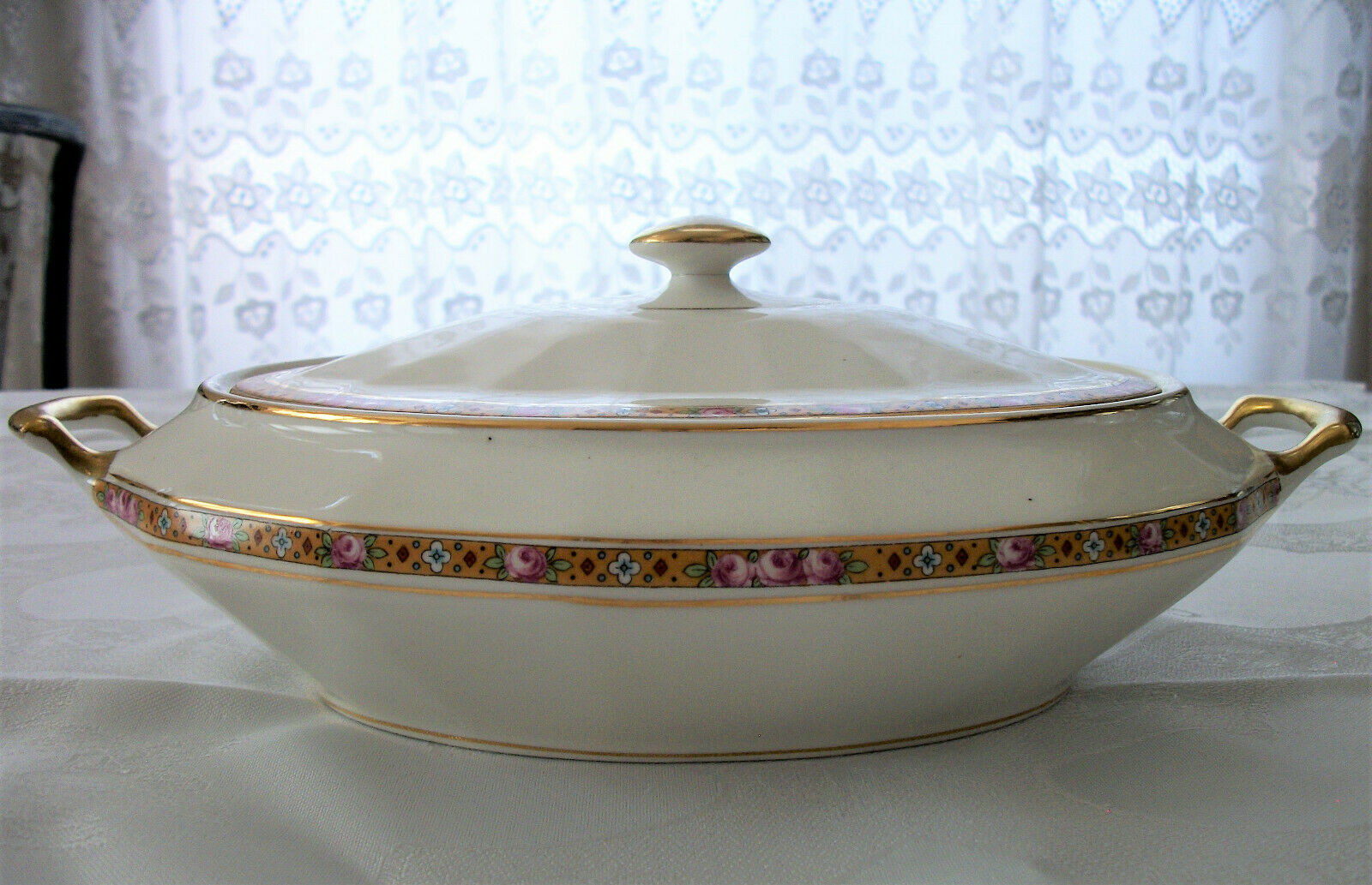 Covered Serving Dish  Soup Tureen Vegetable Casserole Edwin Knowles Vitreous